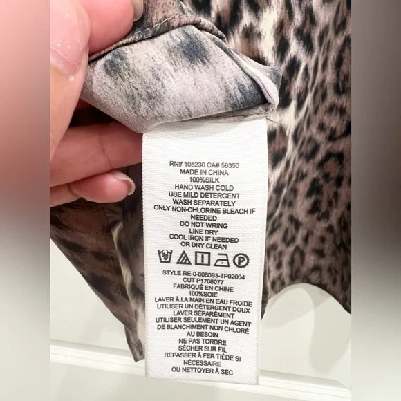 ANTHROPOLOGIE x Joie 100% Silk Animal Print Blouse - Picture 7 of 7